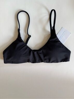 REVLY Hybrid Top Bikini, Sports Bra, Bralette. NWT Size Small ~ Black ~ pads